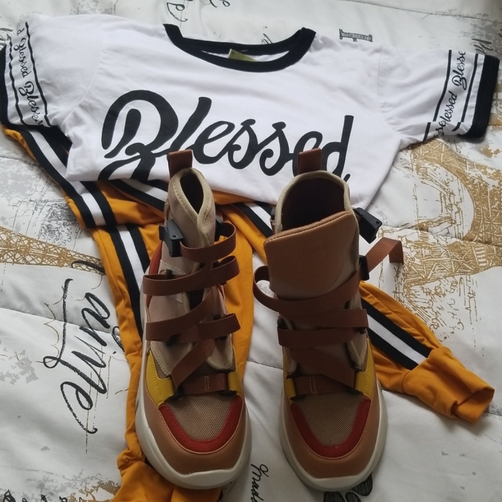 BNWOB thick bottom buckle strap sneakers - Picture 4 of 4